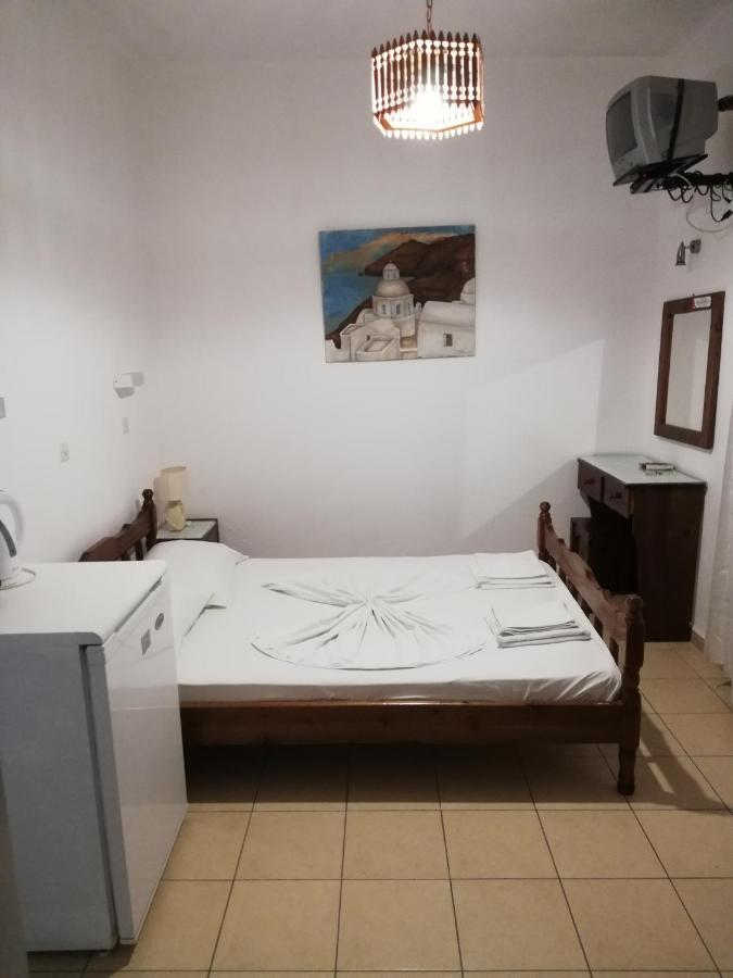 Christina Pension Karterados  Exteriér fotografie